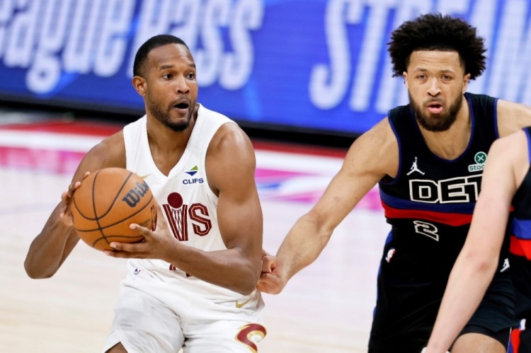 辉达在线娱乐-周二竞彩篮球强档：活塞悍将解禁复出 骑士米切尔继续缺席