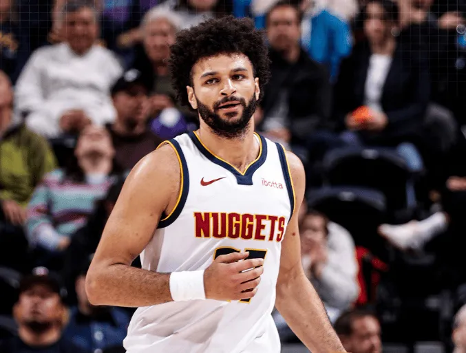 掘金本赛季面对爵士2胜0负，跨赛季面对爵士取得8连胜